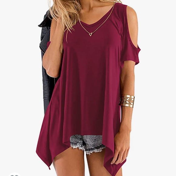 Beautiful woman cold shoulder tops - Picture 4 of 9